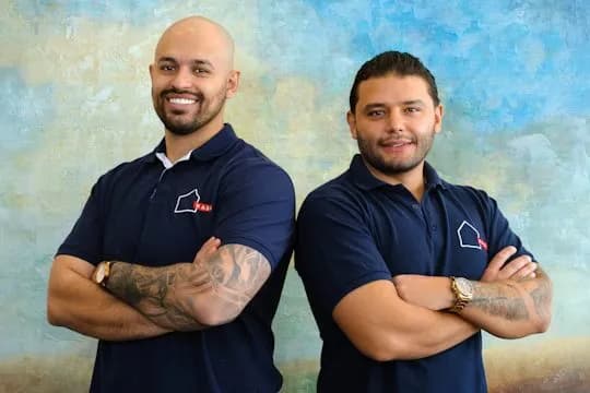 Cristian Mora et Samuel Perez, co-fondateurs de Kasa Démolition, compagnie de démolition à Montréal